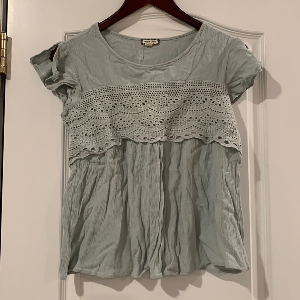 Light green short sleeve top!